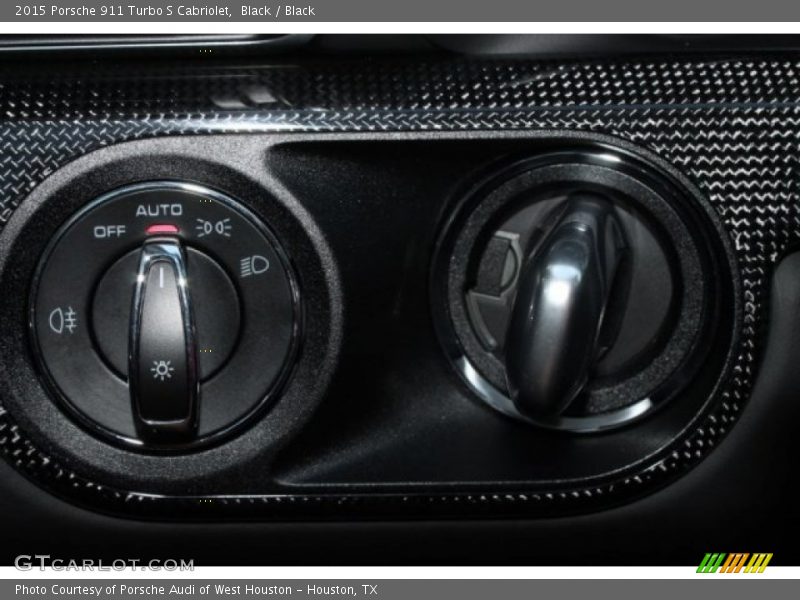 Controls of 2015 911 Turbo S Cabriolet