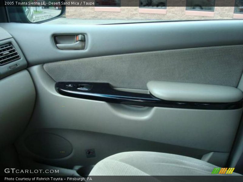 Desert Sand Mica / Taupe 2005 Toyota Sienna LE