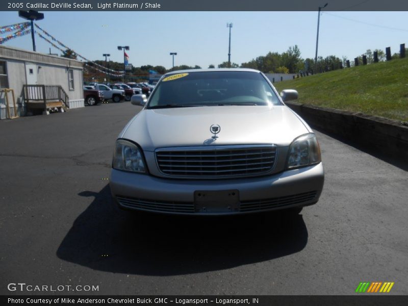 Light Platinum / Shale 2005 Cadillac DeVille Sedan
