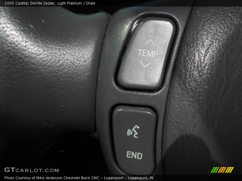Light Platinum / Shale 2005 Cadillac DeVille Sedan