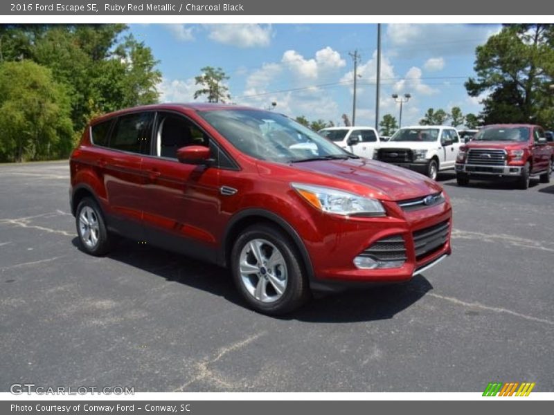 Ruby Red Metallic / Charcoal Black 2016 Ford Escape SE