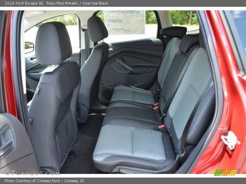 Ruby Red Metallic / Charcoal Black 2016 Ford Escape SE