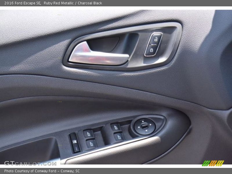 Ruby Red Metallic / Charcoal Black 2016 Ford Escape SE