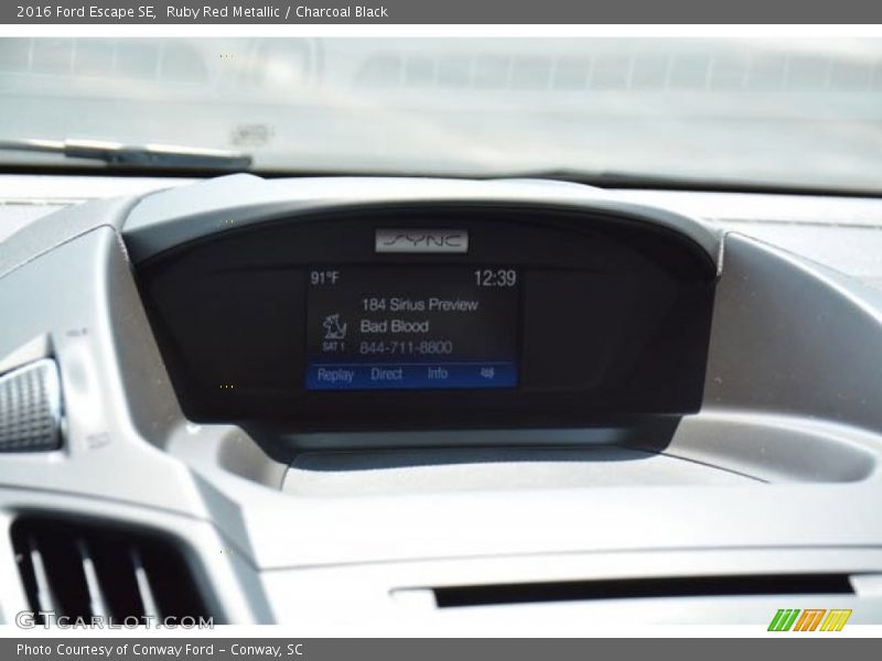 Ruby Red Metallic / Charcoal Black 2016 Ford Escape SE