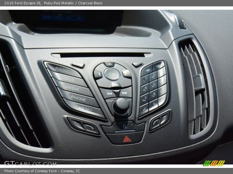 Ruby Red Metallic / Charcoal Black 2016 Ford Escape SE