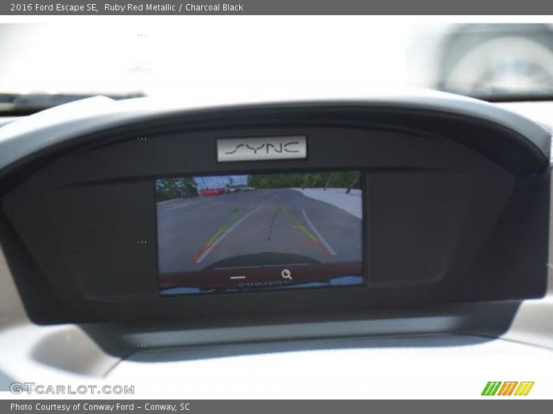 Ruby Red Metallic / Charcoal Black 2016 Ford Escape SE