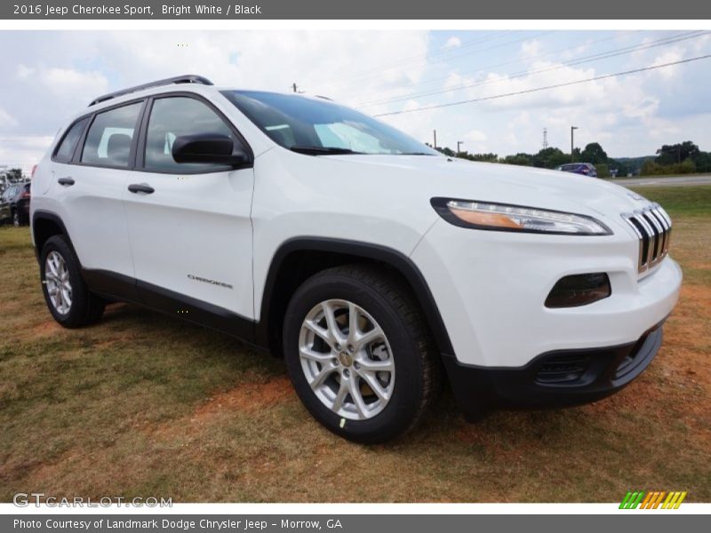 Front 3/4 View of 2016 Cherokee Sport