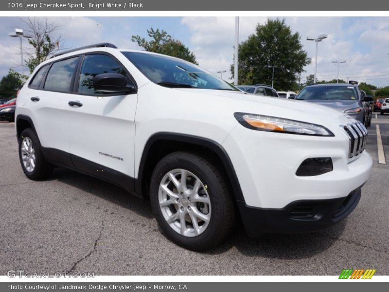 Front 3/4 View of 2016 Cherokee Sport