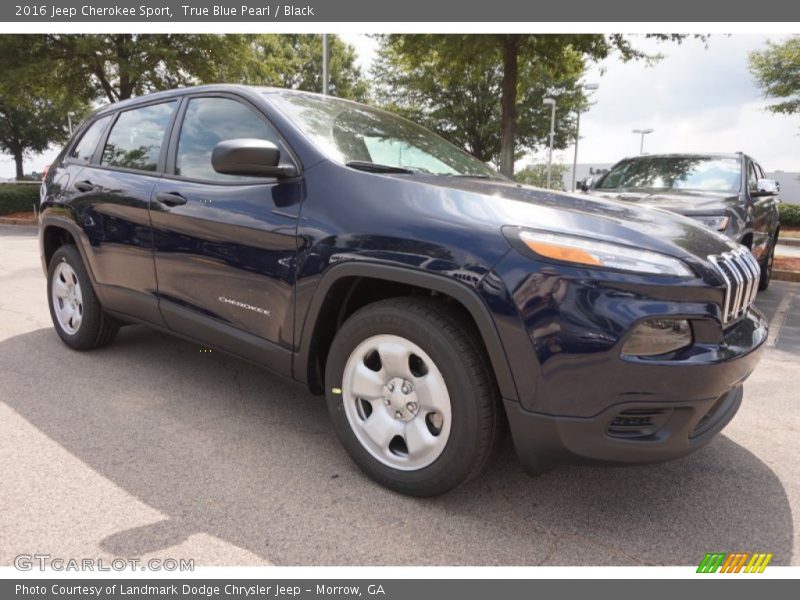 Front 3/4 View of 2016 Cherokee Sport