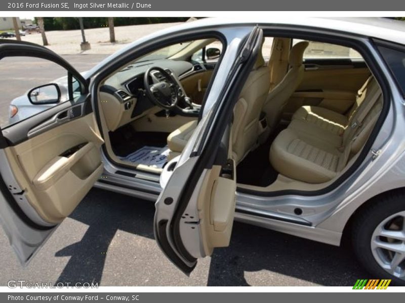 Ingot Silver Metallic / Dune 2016 Ford Fusion SE