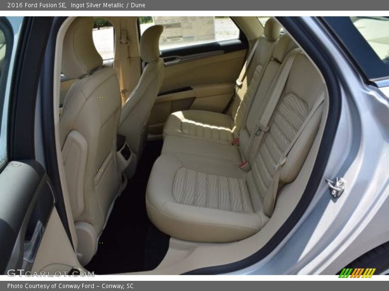 Ingot Silver Metallic / Dune 2016 Ford Fusion SE