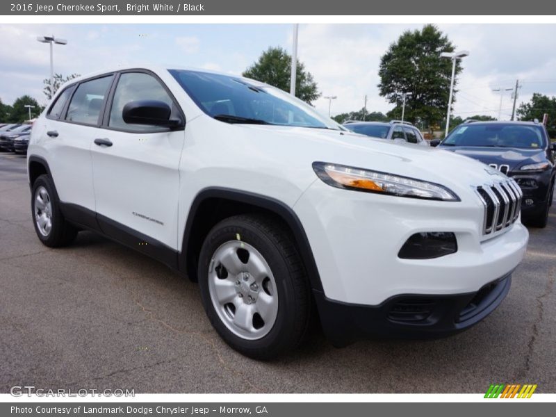 Front 3/4 View of 2016 Cherokee Sport