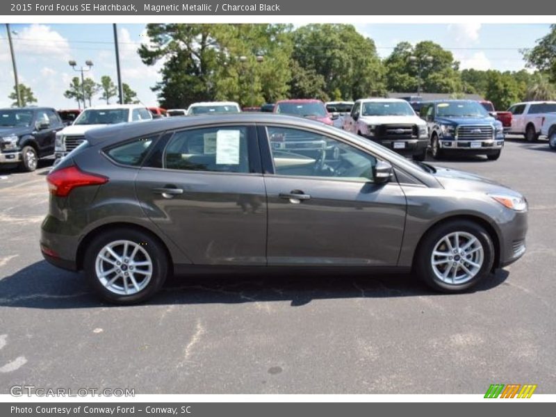 Magnetic Metallic / Charcoal Black 2015 Ford Focus SE Hatchback