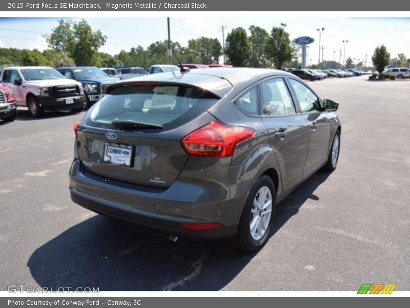 Magnetic Metallic / Charcoal Black 2015 Ford Focus SE Hatchback