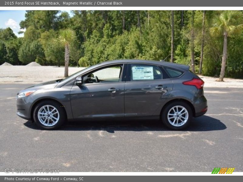 Magnetic Metallic / Charcoal Black 2015 Ford Focus SE Hatchback