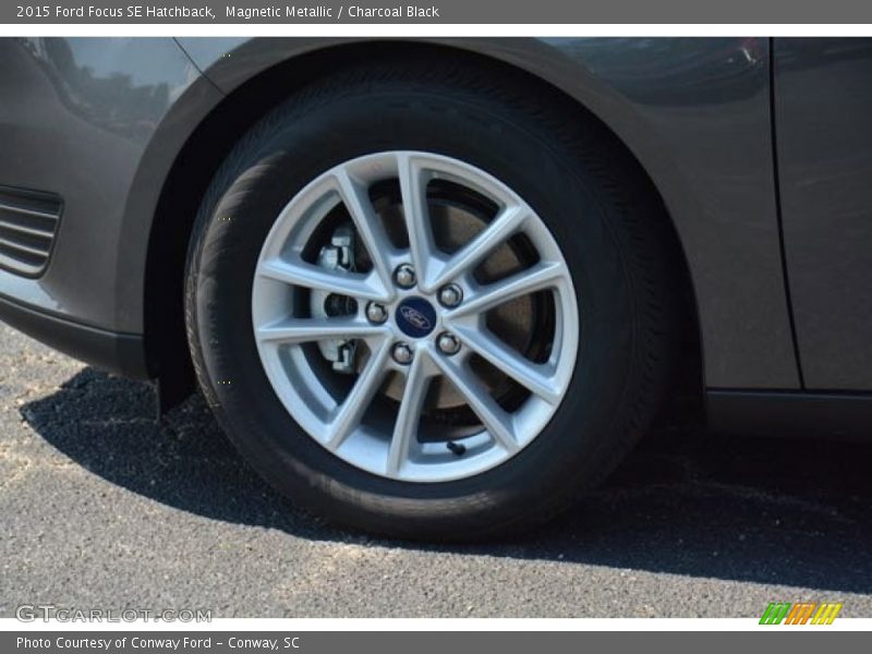 Magnetic Metallic / Charcoal Black 2015 Ford Focus SE Hatchback