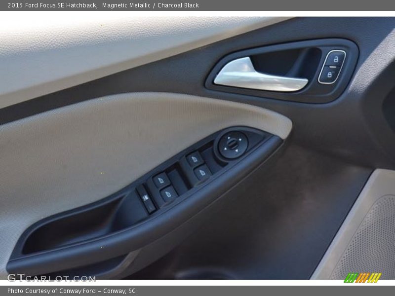 Magnetic Metallic / Charcoal Black 2015 Ford Focus SE Hatchback
