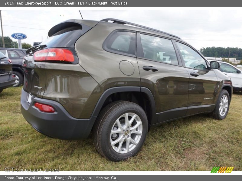 ECO Green Pearl / Black/Light Frost Beige 2016 Jeep Cherokee Sport