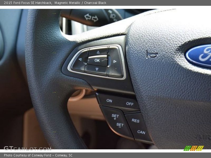 Magnetic Metallic / Charcoal Black 2015 Ford Focus SE Hatchback