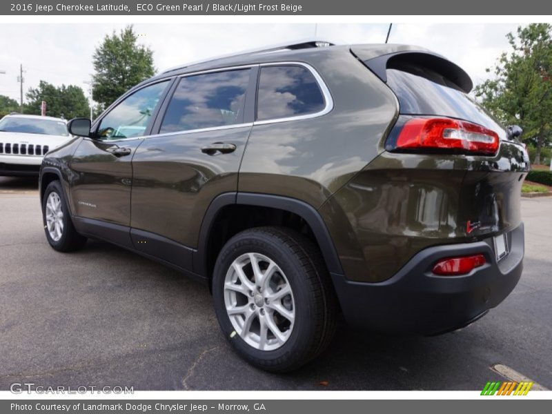 ECO Green Pearl / Black/Light Frost Beige 2016 Jeep Cherokee Latitude