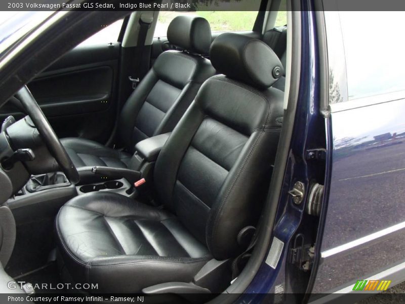 Indigo Blue Pearl / Black 2003 Volkswagen Passat GLS Sedan