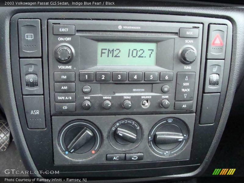 Indigo Blue Pearl / Black 2003 Volkswagen Passat GLS Sedan