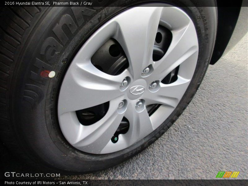 Phantom Black / Gray 2016 Hyundai Elantra SE