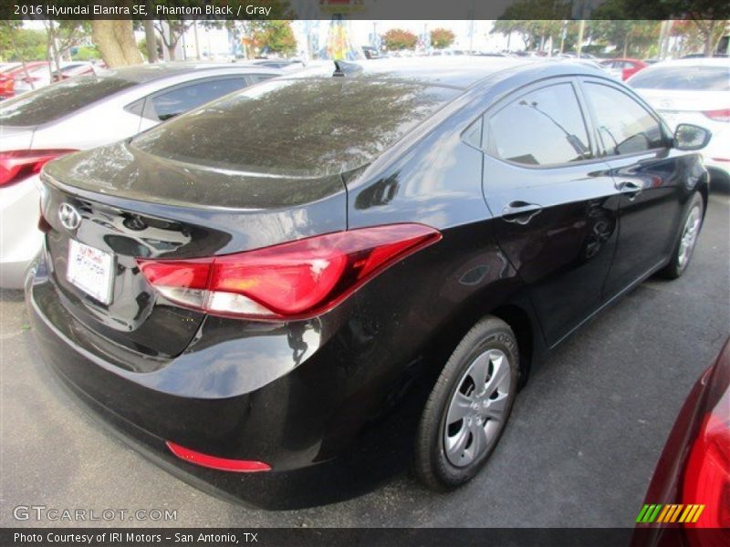 Phantom Black / Gray 2016 Hyundai Elantra SE