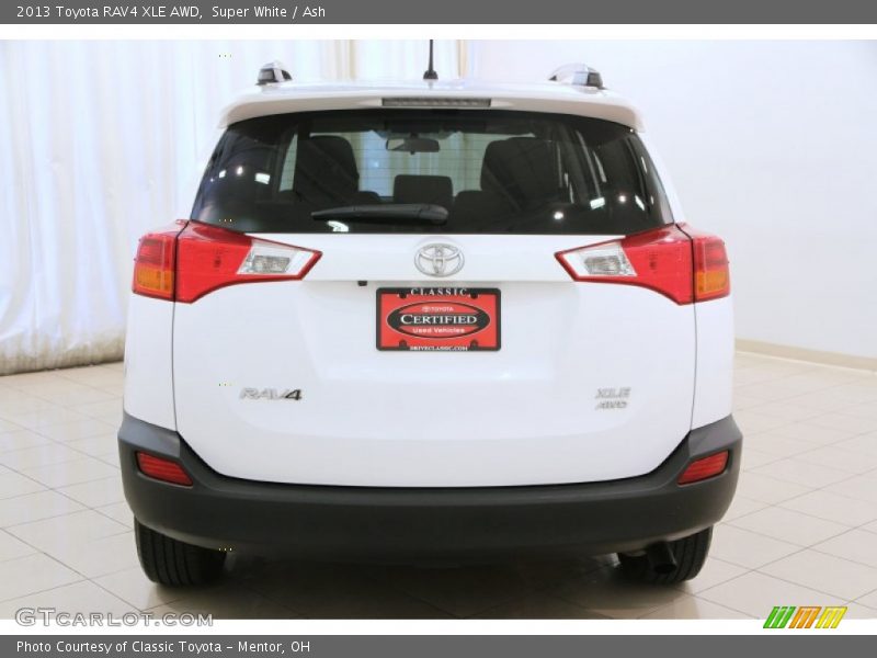 Super White / Ash 2013 Toyota RAV4 XLE AWD