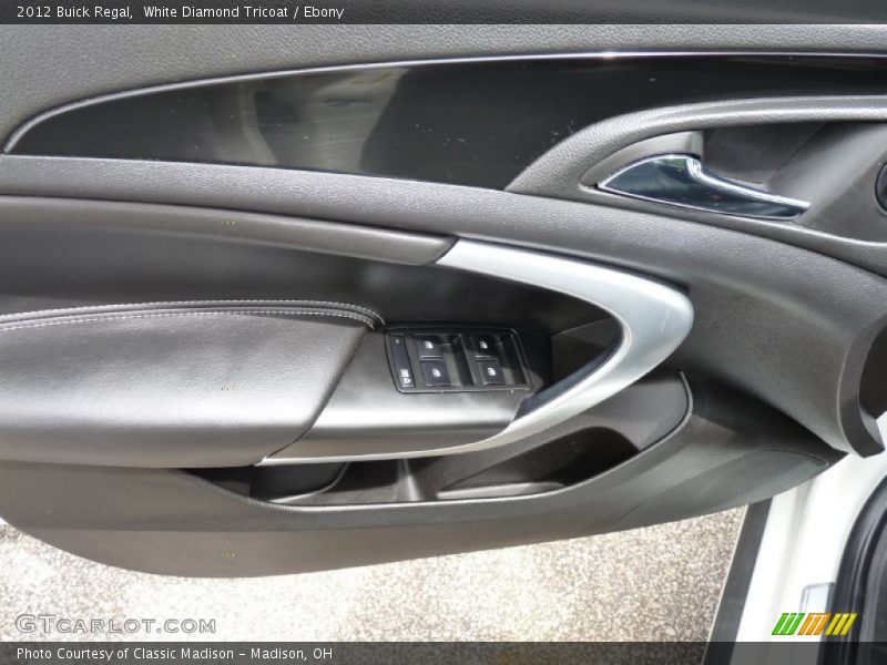 White Diamond Tricoat / Ebony 2012 Buick Regal