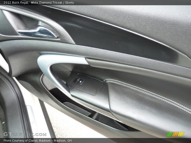 White Diamond Tricoat / Ebony 2012 Buick Regal