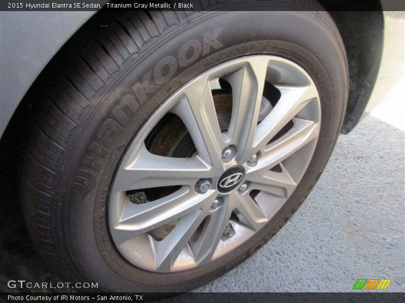 Titanium Gray Metallic / Black 2015 Hyundai Elantra SE Sedan