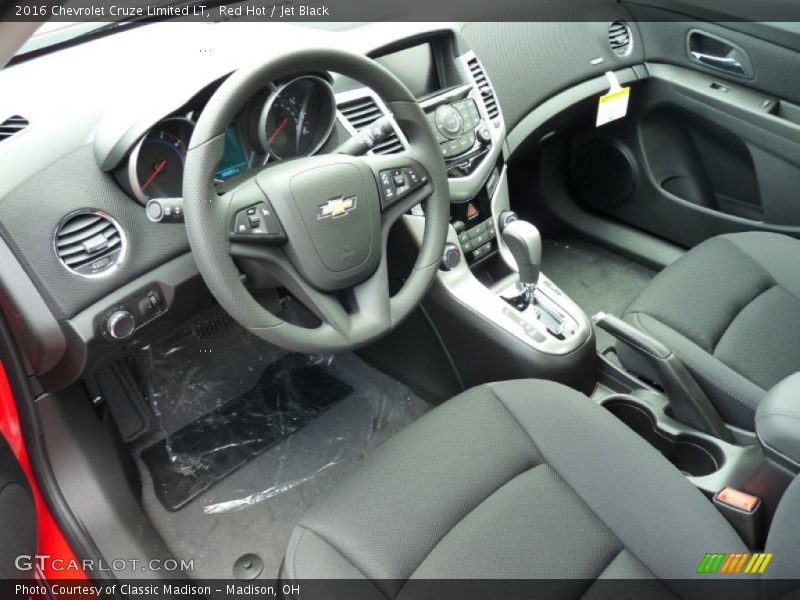 Red Hot / Jet Black 2016 Chevrolet Cruze Limited LT