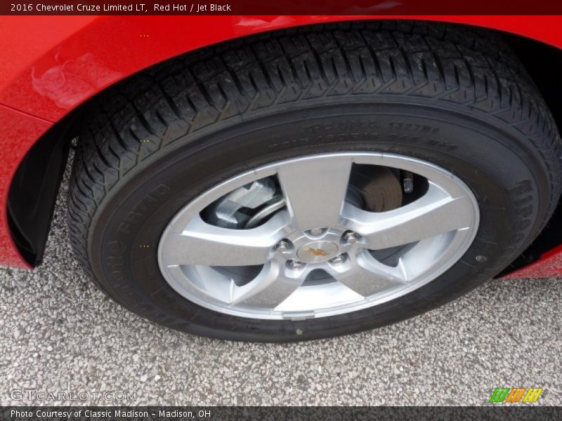 Red Hot / Jet Black 2016 Chevrolet Cruze Limited LT