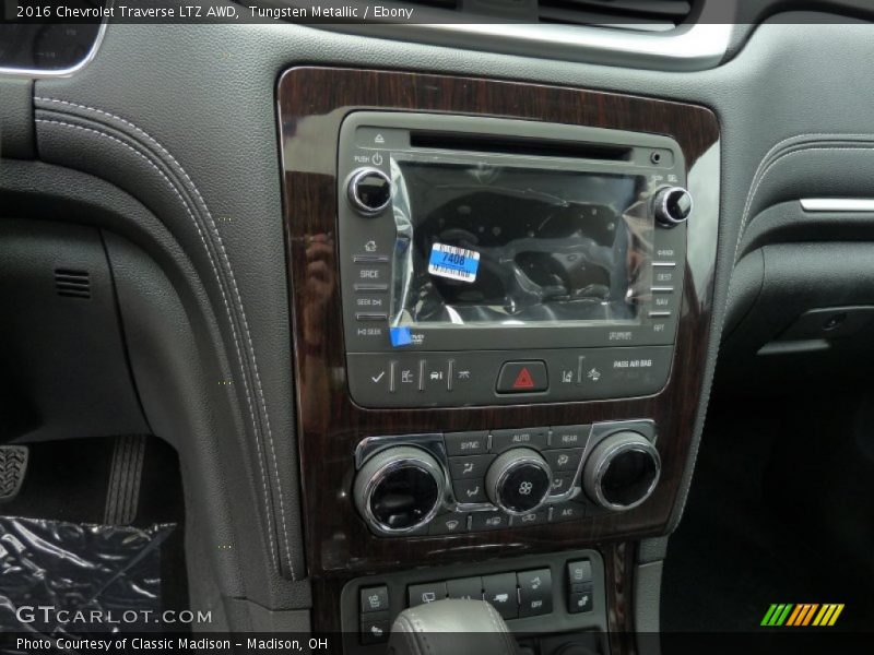Tungsten Metallic / Ebony 2016 Chevrolet Traverse LTZ AWD