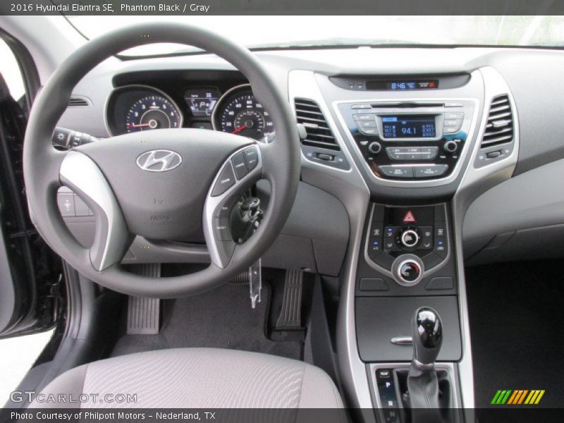 Phantom Black / Gray 2016 Hyundai Elantra SE
