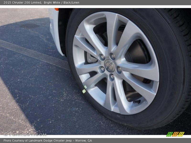 Bright White / Black/Linen 2015 Chrysler 200 Limited