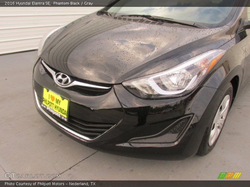 Phantom Black / Gray 2016 Hyundai Elantra SE