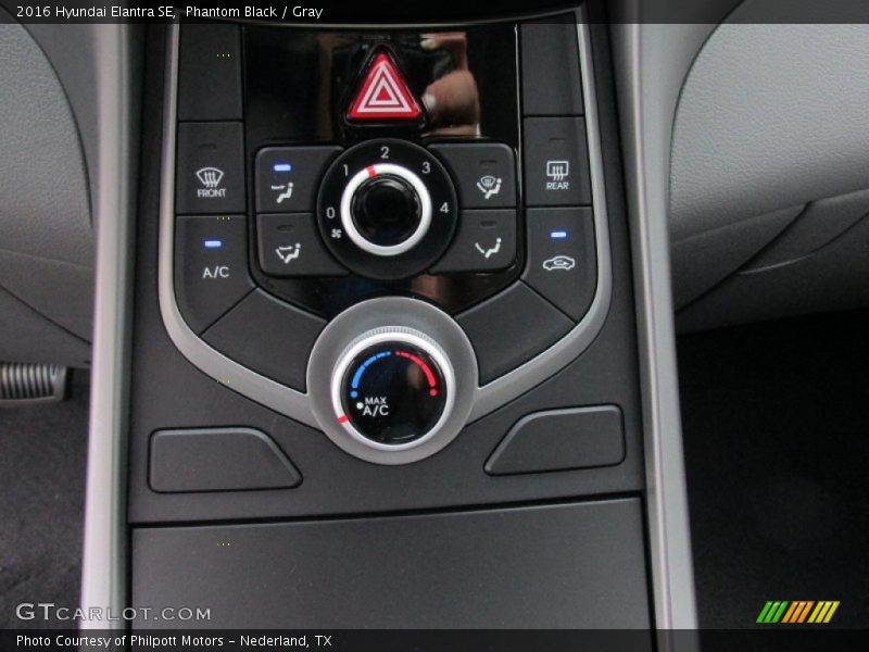 Phantom Black / Gray 2016 Hyundai Elantra SE