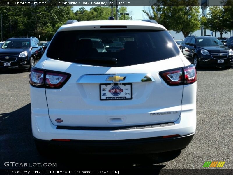 Summit White / Dark Titanium/Light Titanium 2016 Chevrolet Traverse LS