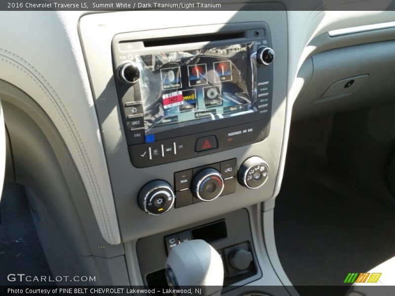 Summit White / Dark Titanium/Light Titanium 2016 Chevrolet Traverse LS