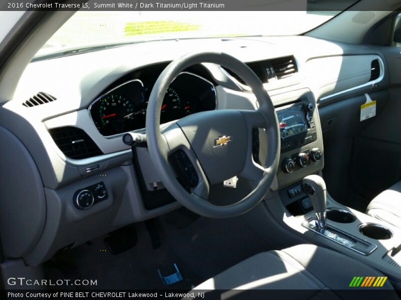 Summit White / Dark Titanium/Light Titanium 2016 Chevrolet Traverse LS