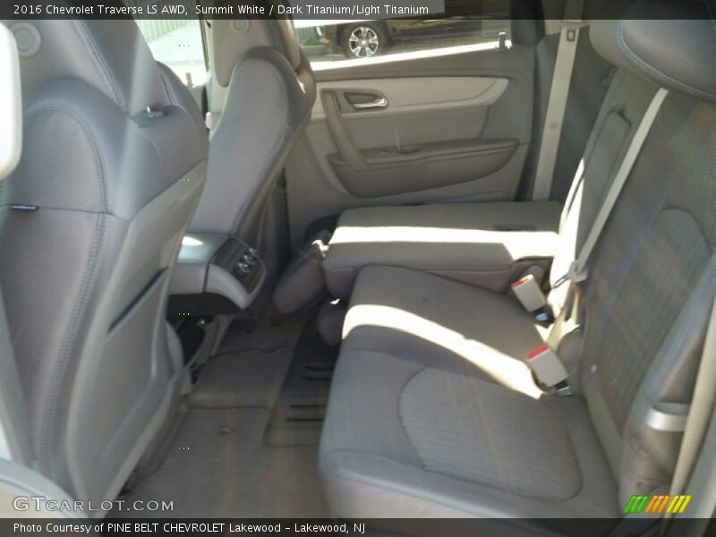 Summit White / Dark Titanium/Light Titanium 2016 Chevrolet Traverse LS AWD