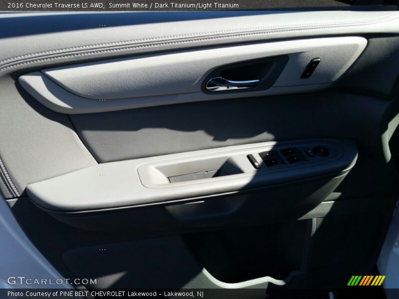 Summit White / Dark Titanium/Light Titanium 2016 Chevrolet Traverse LS AWD