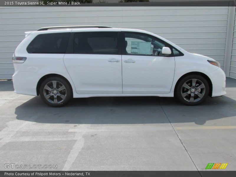 Super White / Black 2015 Toyota Sienna SE