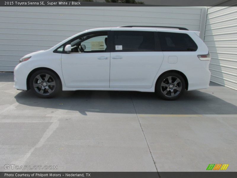 Super White / Black 2015 Toyota Sienna SE