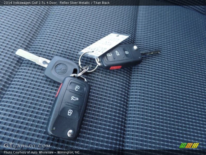 Reflex Silver Metallic / Titan Black 2014 Volkswagen Golf 2.5L 4 Door