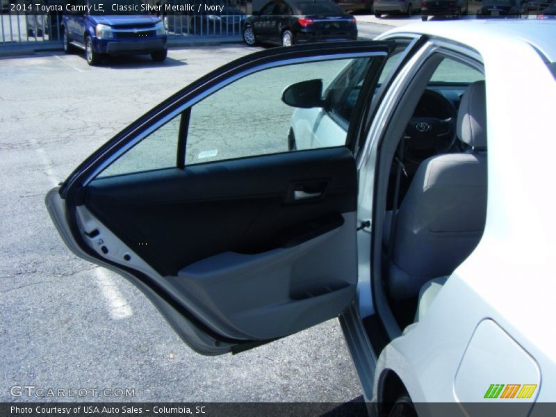 Classic Silver Metallic / Ivory 2014 Toyota Camry LE