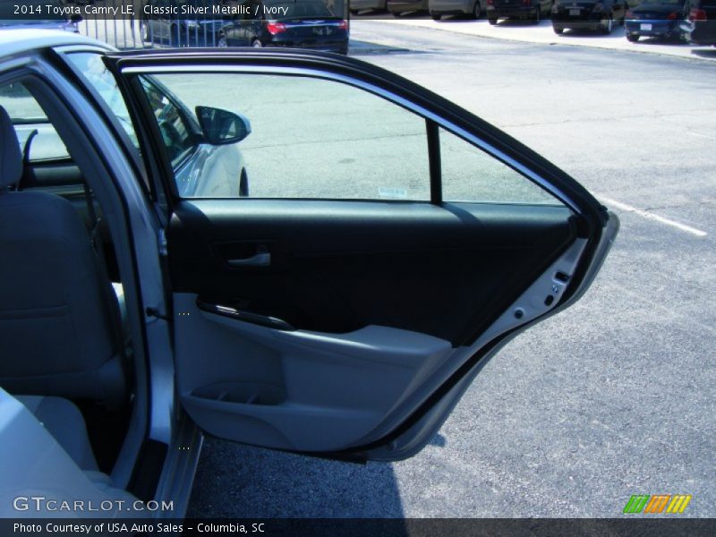 Classic Silver Metallic / Ivory 2014 Toyota Camry LE