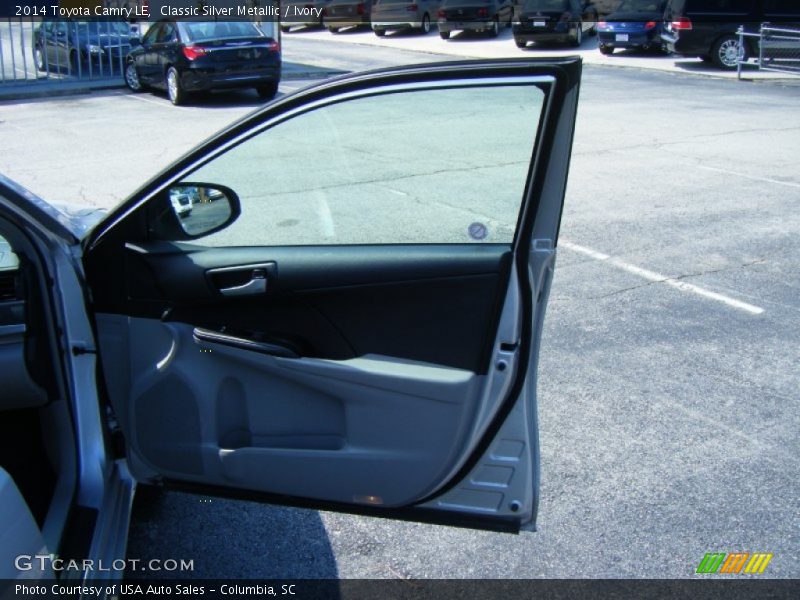 Classic Silver Metallic / Ivory 2014 Toyota Camry LE